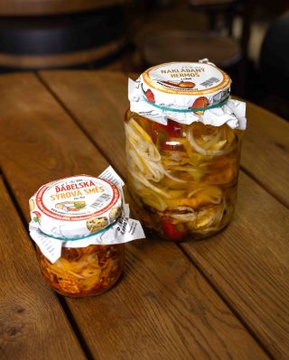 Nakládaný hermoš, či ďábelská sýrová směs 🔥🧀 Dali byste si radši klasiku, nebo trochu pálivého dobrodružství? 🌶️