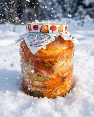 K zimní pohodě na horách patří pořádná Dobrota s příběhem ❄️🏔️ Ideální společník na horskou chatu, nebo jako pochoutka po...